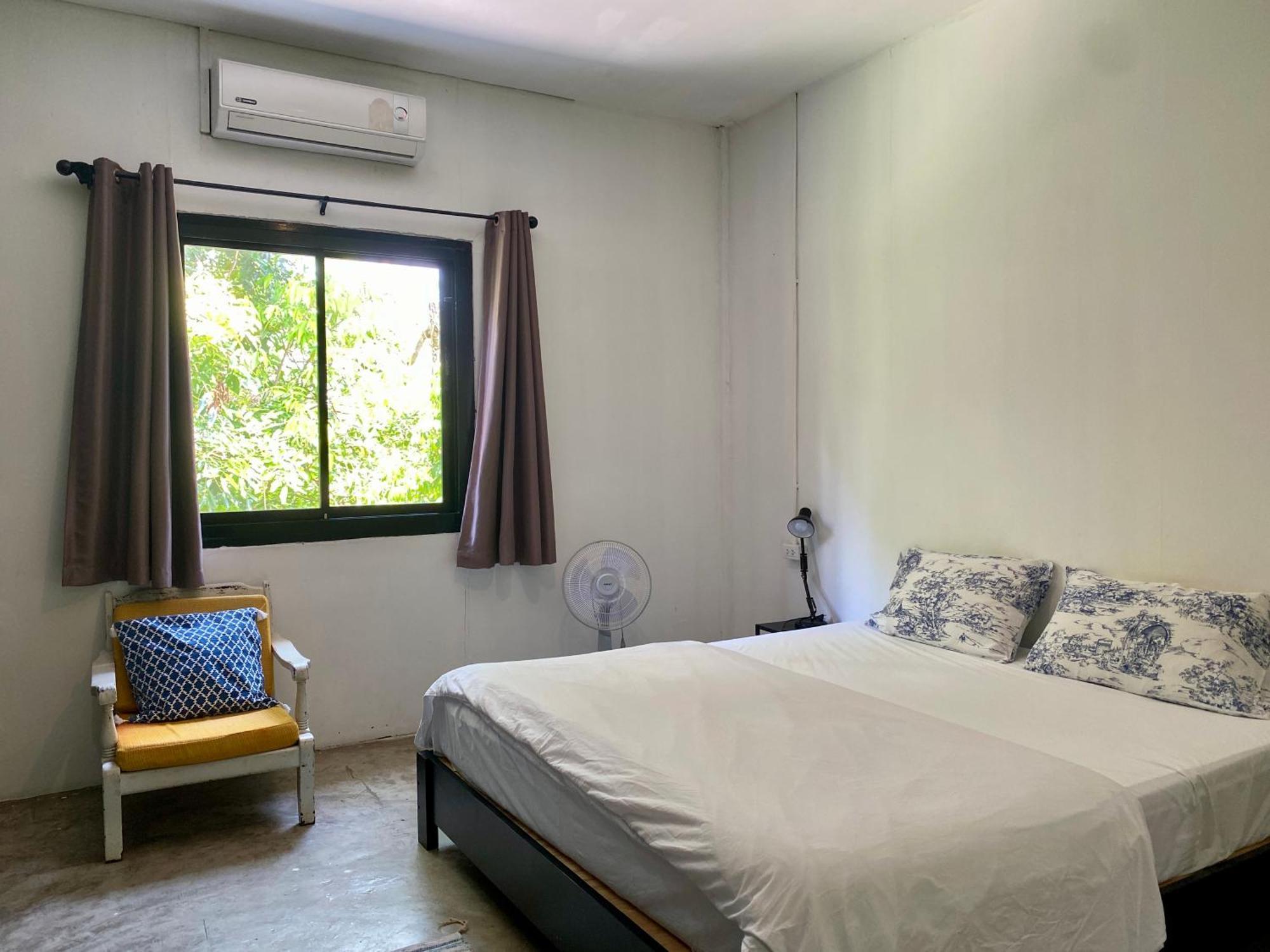 Nokhook House Hostel Trang Bagian luar foto