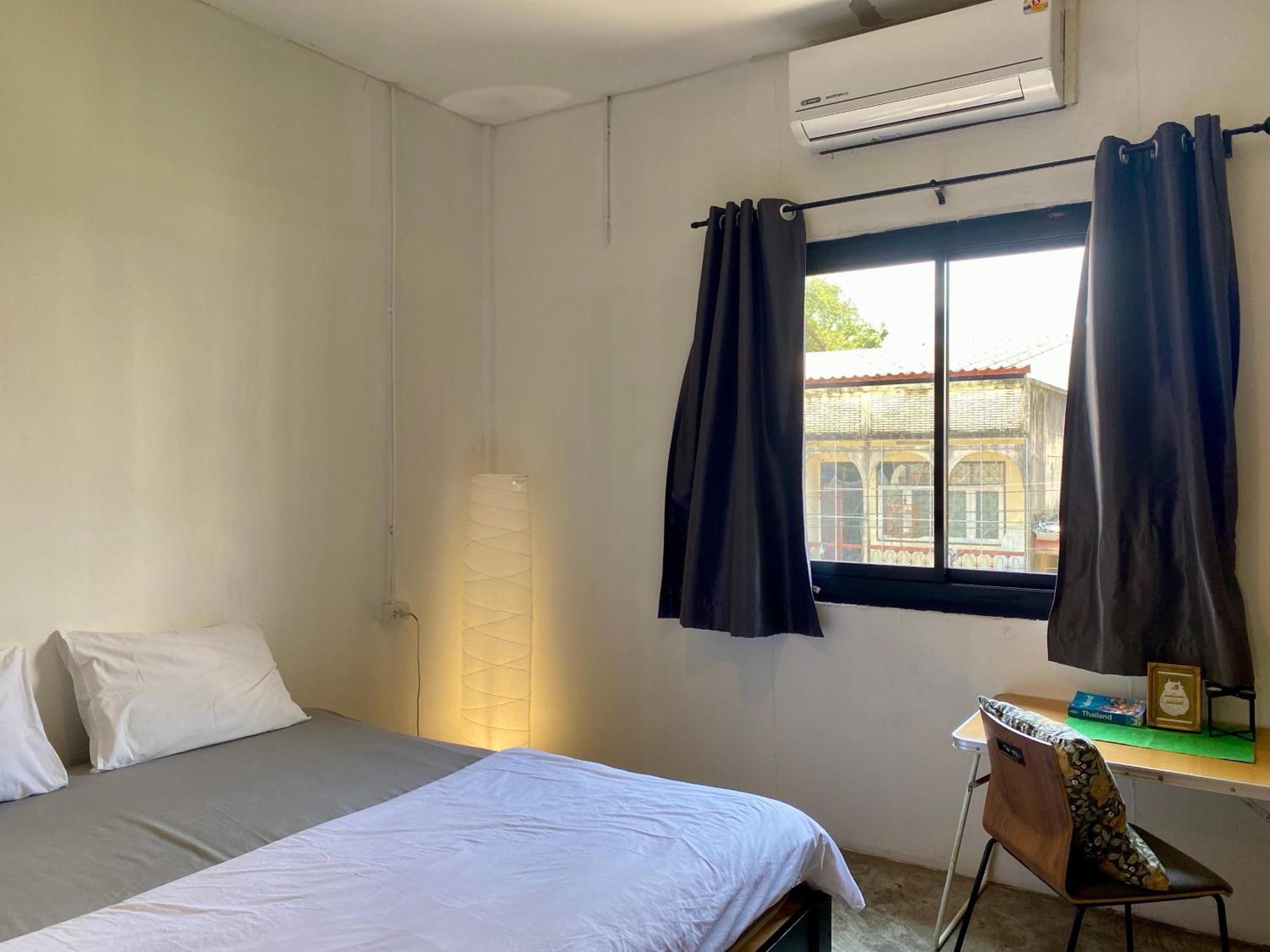Nokhook House Hostel Trang Bagian luar foto